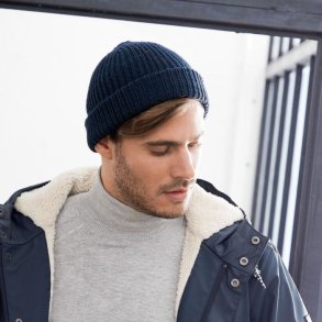 Opskrift hue i Cool Wool p dansk sendes som PDF