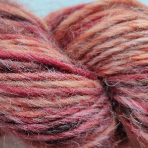 The Croft Wild Shetland Fired Earth rowing garn